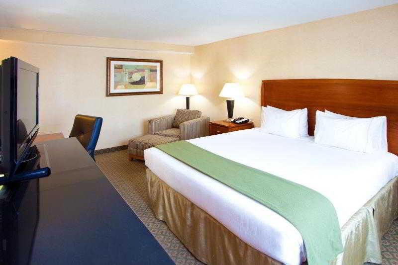 Holiday Inn Express Baltimore At The Stadiums By Ihg Стая снимка