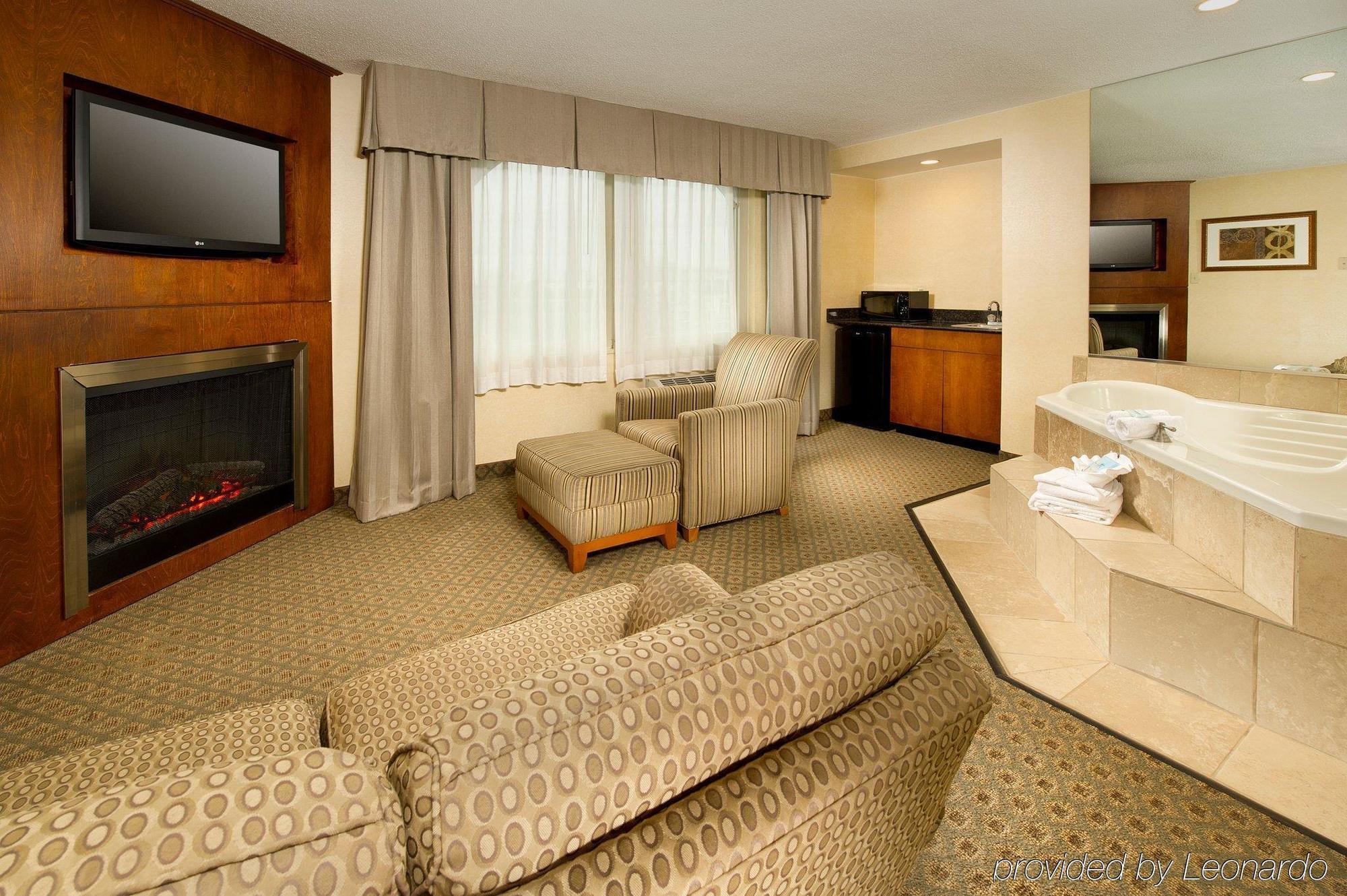 Holiday Inn Express Baltimore At The Stadiums By Ihg Стая снимка
